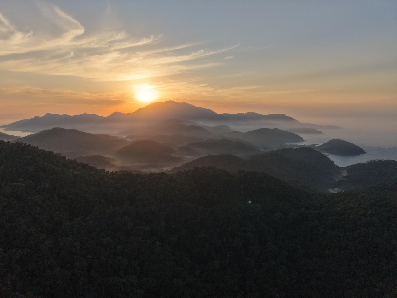 Amanecer sobre la Serra da Bocaina, desde el terreno